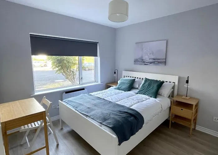 Luxury By The Coast- Sleeps 4