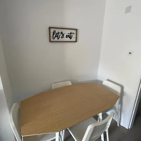 公寓 Luxury By The Coast- Sleeps 4 *
