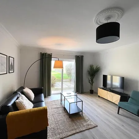 Luxury By The Coast- Sleeps 4 Apartment Galway